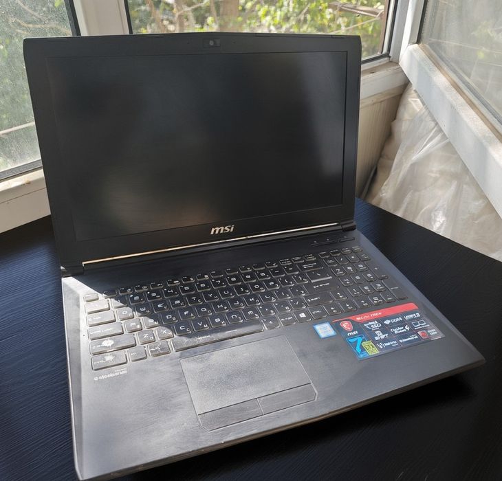 Ноутбук MSI 1050ti