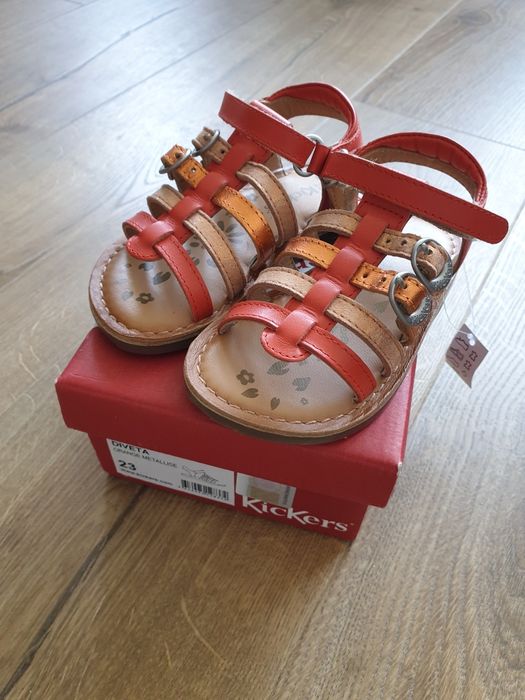 Детски сандали Kickers Diveta