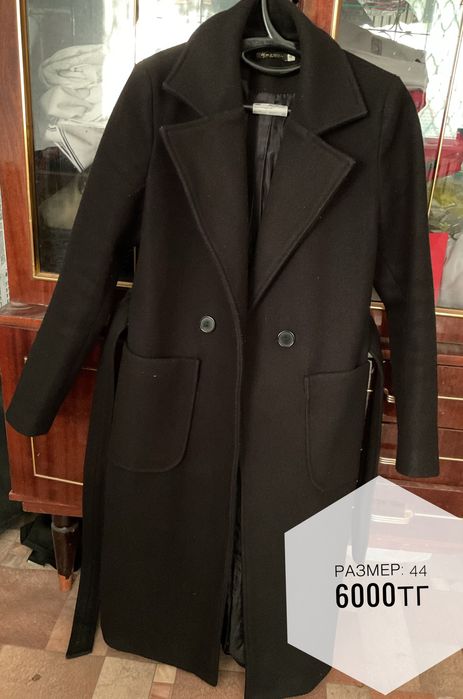 Пальто на продажу