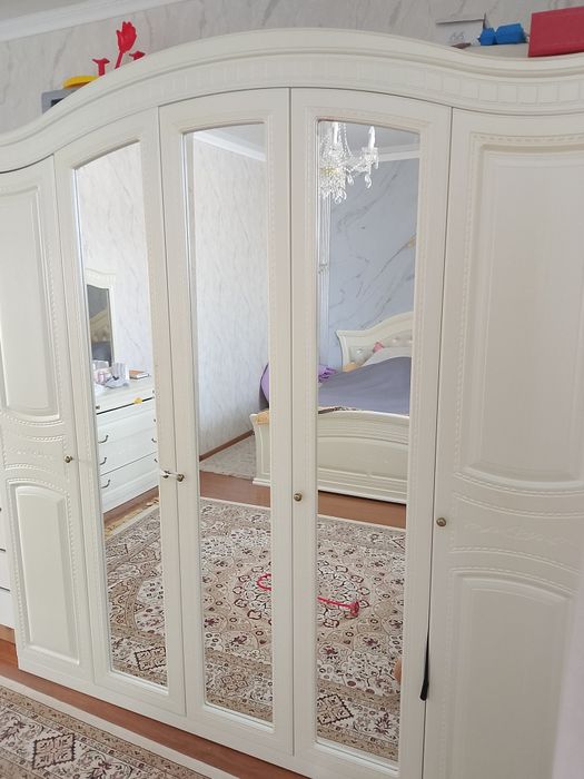 Продам спальный гарнитур