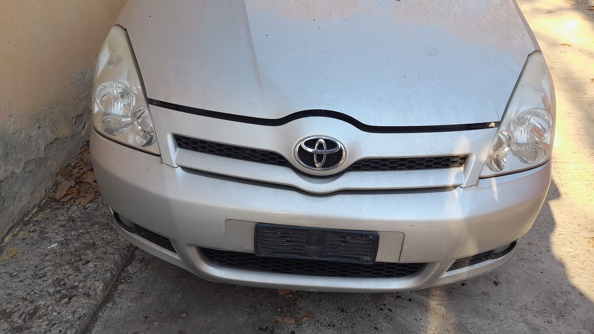 Предна броня тойота корола версо На части Toyota corola verso гр. Варна ...