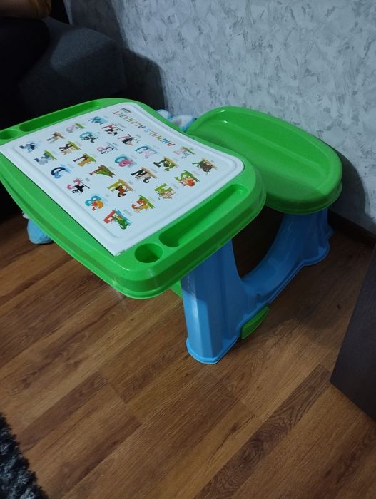 Детска масичка за рисуване