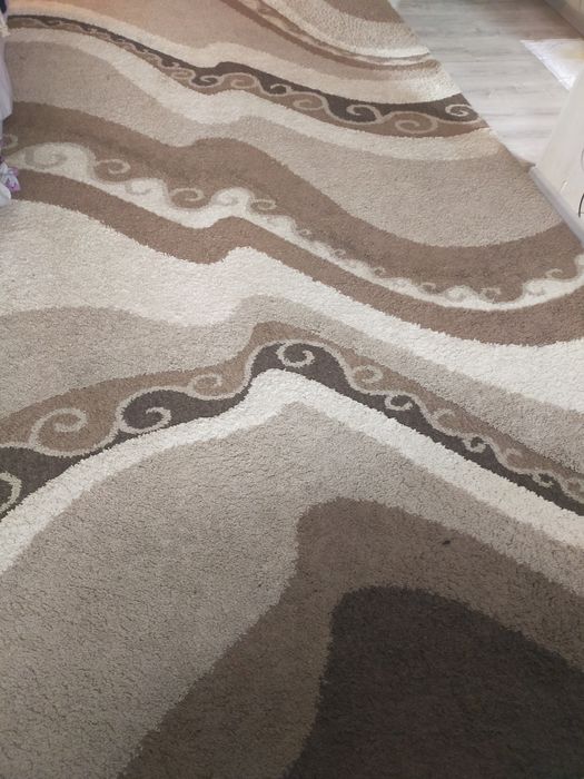 Продам ковер, с длинным ворсом.