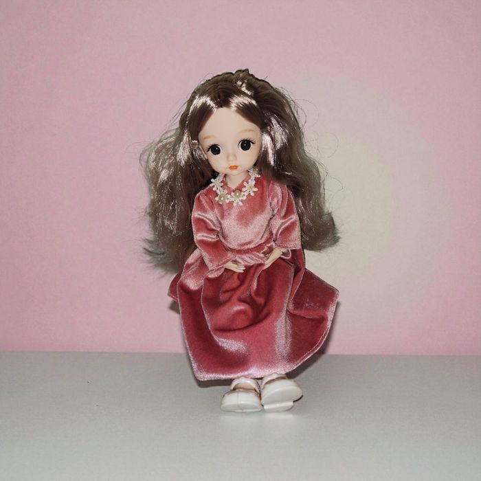 Păpușă Articulată de Colecție (30 cm)