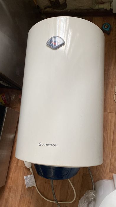 Водонагреватель ARISTON 80 литров