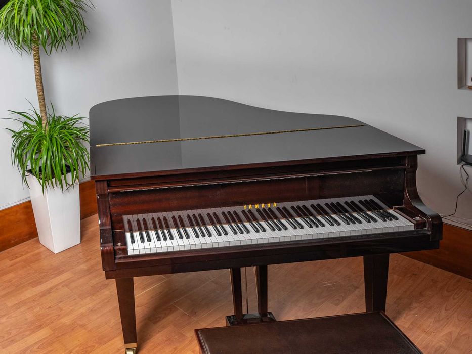 Отличный Рояль Yamaha