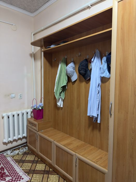 Продаю прихожку шкаф