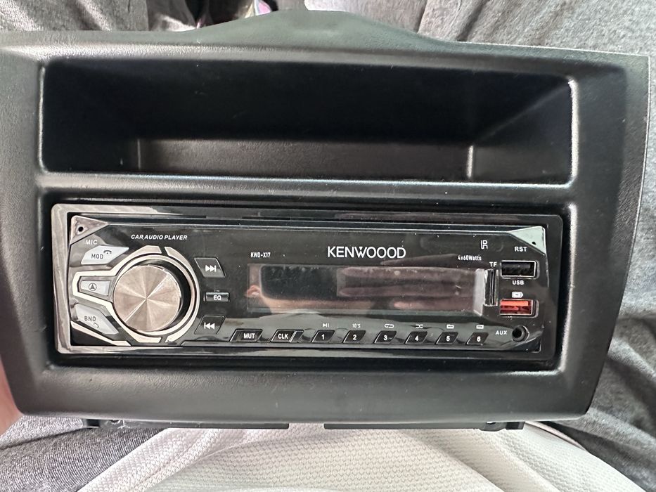 Магнитола Kenwood с блютуз.