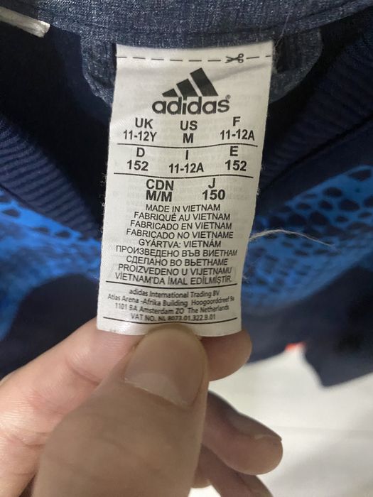 Продам спортивную кофту