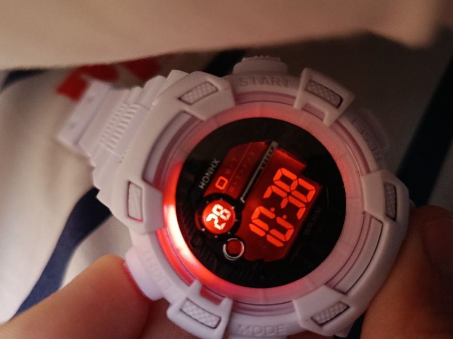 Часовник HONHX Бял/White