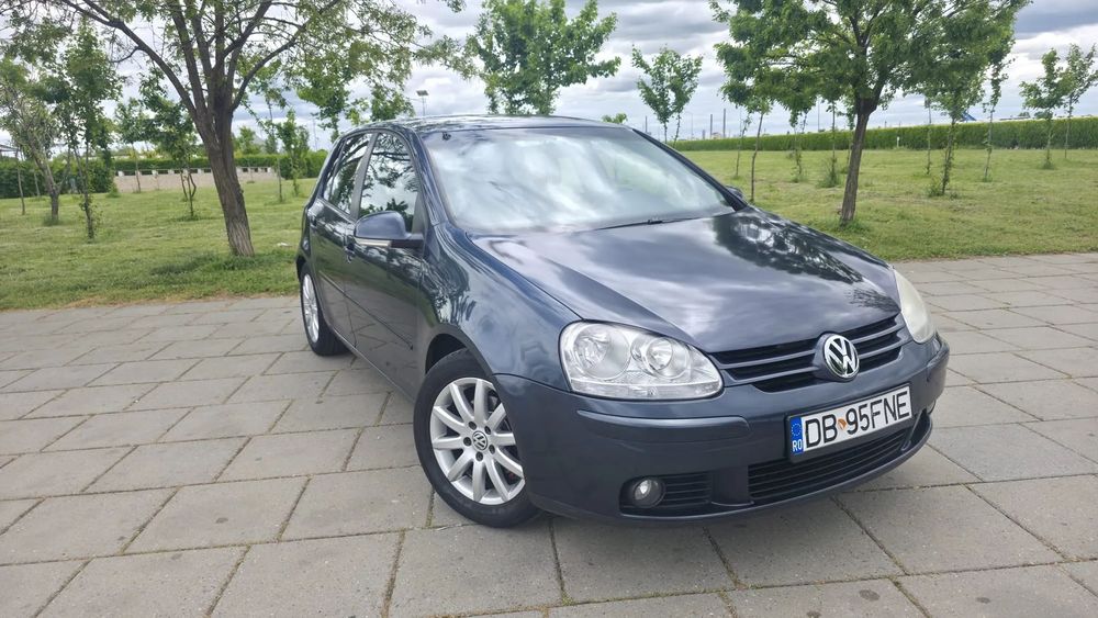 Volkswagen Golf 1.9 Tdi 105Cp, Navigatie, Dubluclimatronic, 2 seturi de roti
