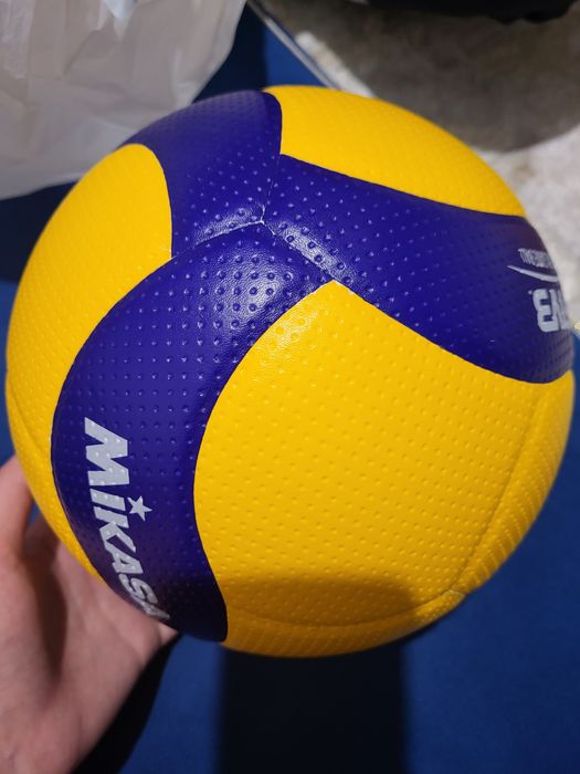 Волейбольный мяч Mikasa
