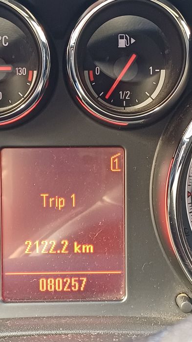 Vând opel astra j2010