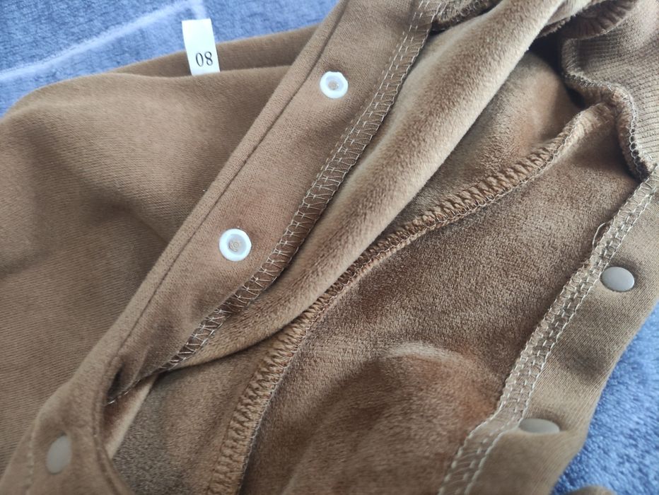 Комбинезон из плотного материала. Хорошего качества