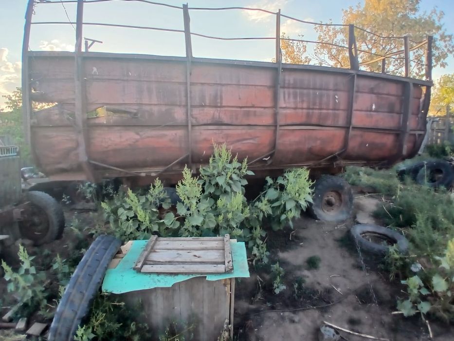 Продам трактор с прицепом плугом и косилкой