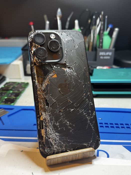 Înlocuire sticlă spate iPhone-ProFix Mobile Braşov