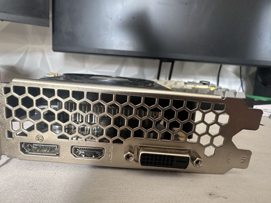 Продам видеокарту 1050ti