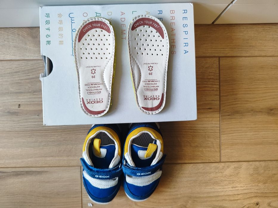 Бебешки обувки Geox - като нови