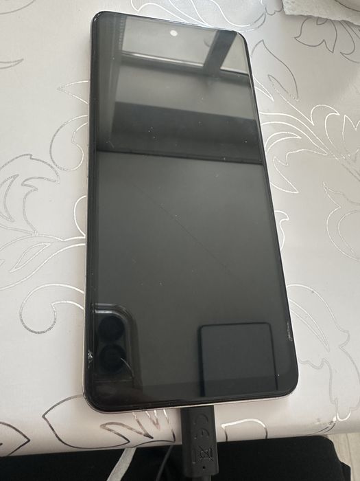 Redmi note 9 pro 128 g  Infinix Smart 8 64 g