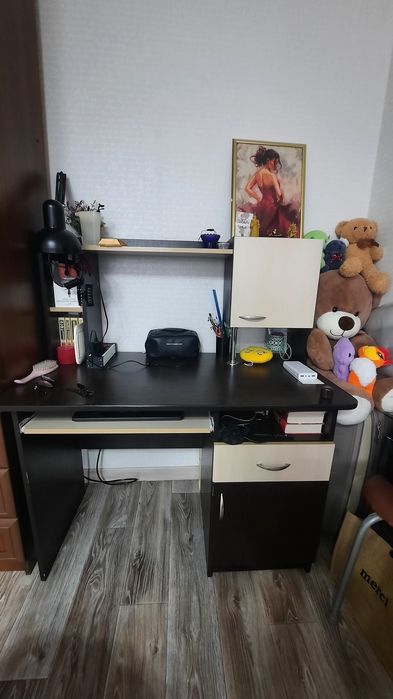 Продам стол, и 2 стула