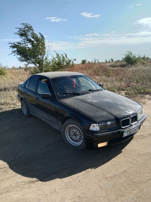 Продам машину.бмв 320 е 36