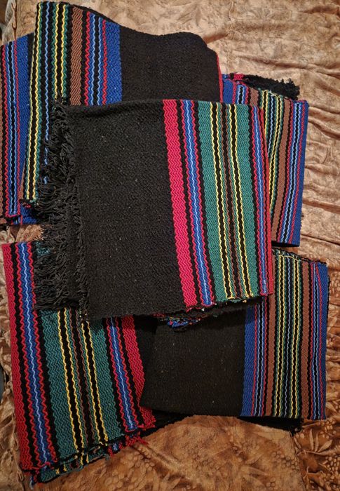 Нови ръчно тъкани черги от вълна. Общо 10бр. по 5 бр.в комплект.