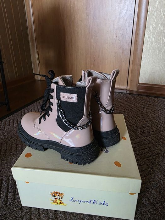 Продам ботинки для девочки