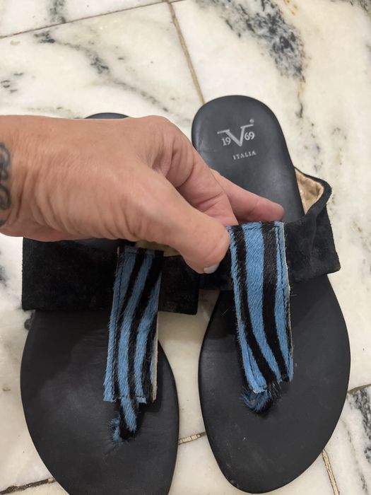 Кецове Moschino Couture,Чехли Versace и кецове Yamamoto