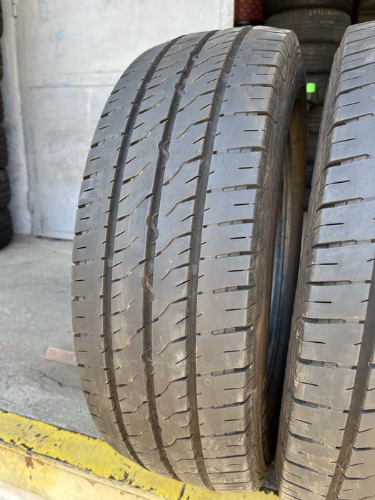 2 бр. гуми за бус 195/70/15C Semperit DOT 4718 6+ mm