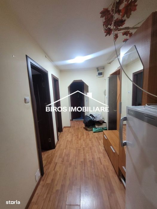 3 camere decomandate, 2/4, CT Rovine