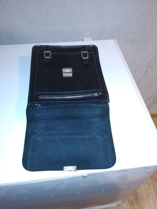 Портфель из кожи