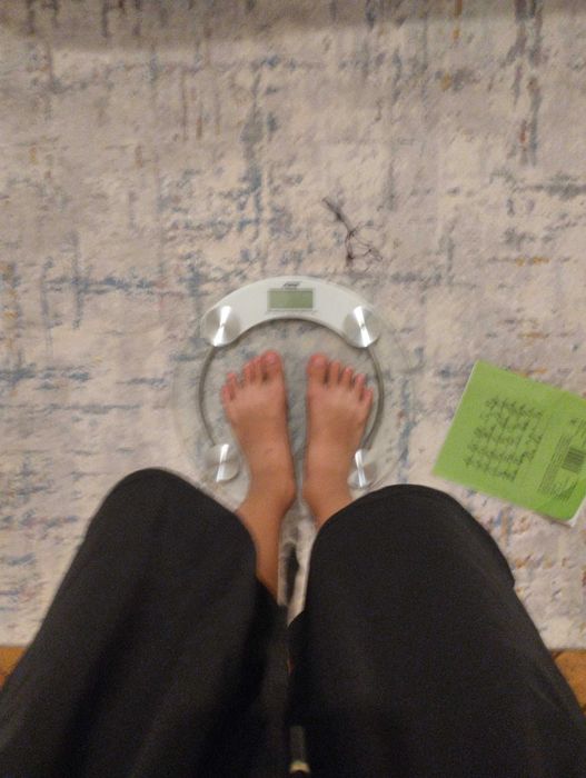 Весы продам надо батарейки чтобы работал