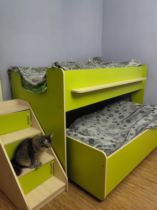 Продам детскую двухъярусную кровать