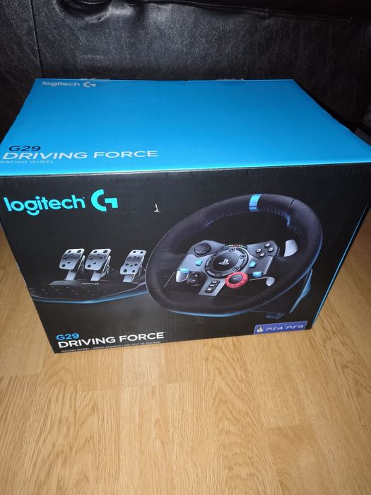 !VANDUT! Volan de gaming + pedale + schimbator  Logitech G29