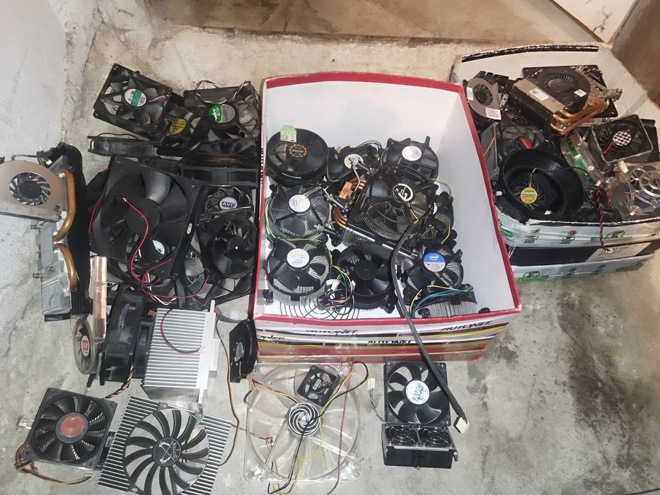 Ventilator/cooler/12V / 24V / 220V socket 775