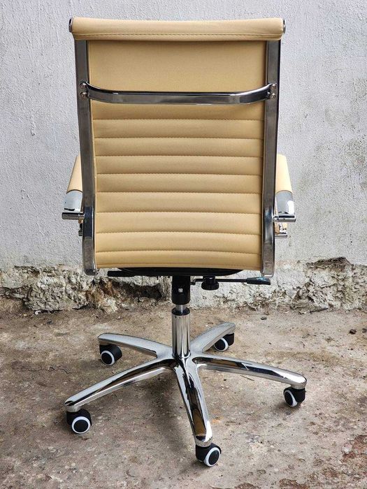 Кресло для персонала DELGADO- (Бежевый)