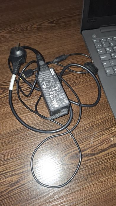 Lenovo V130-15 noutbuk sotiladi