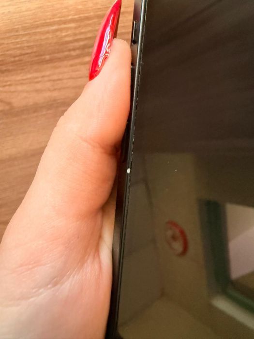 Продам Iphone 13 black