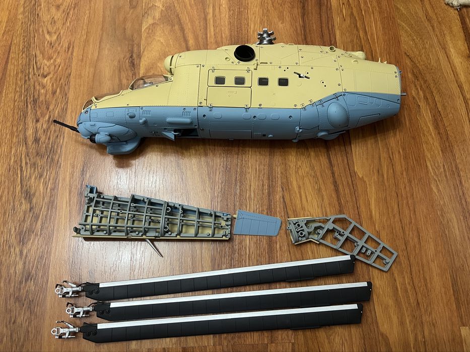 Macheta elicopterul de asalt MI-24 Eaglemoss