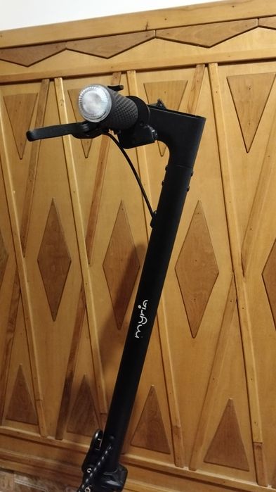 Vând /schimb cu G2 trotineta electrica MYRIA ( NU TRIMIT ,   Nu accept banii prin transfer bancar)