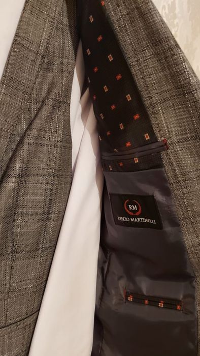 Срочно продам костюм