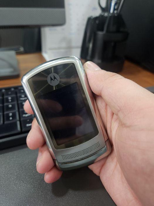 Motorola v 13 sotiladi