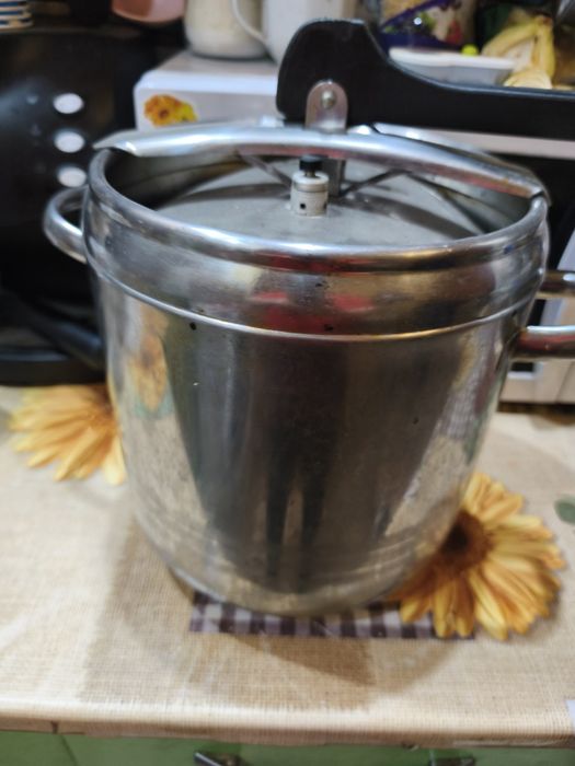 Тенджера под налягане