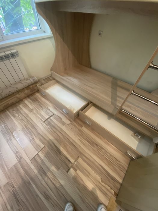 Кровать двухъярусная