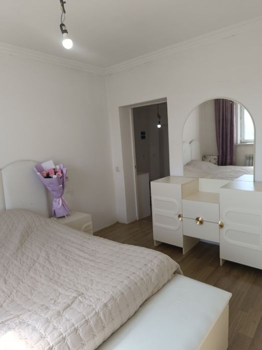 Үй сатылады. Дом продается.