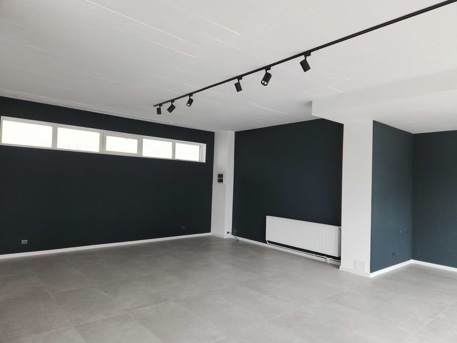 Spatiu comercial  580 +Tva