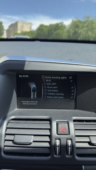 Volvo XC60 R-Design D4 190 CP