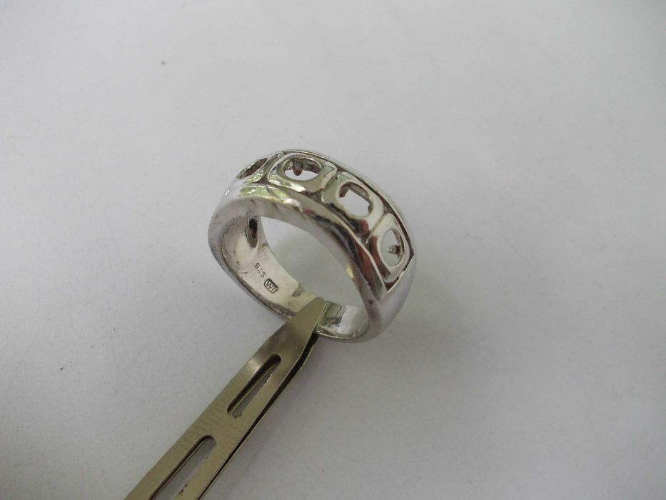 Inel vechi din argint lipsa pietre