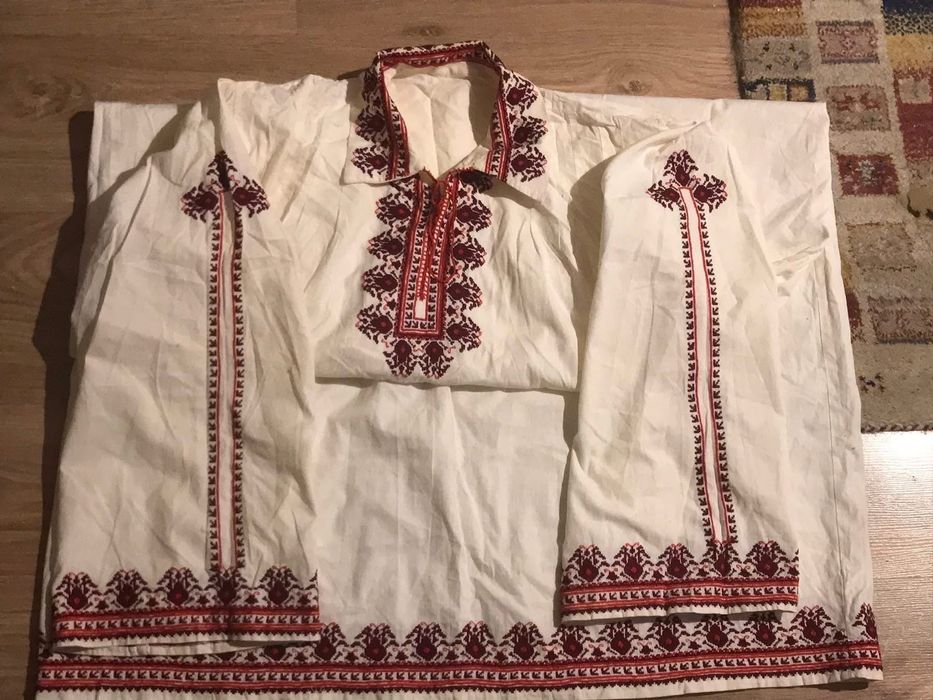 Ръчно бродирана женска риза за носия