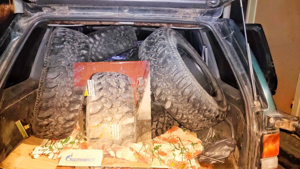 Продам комплект шин